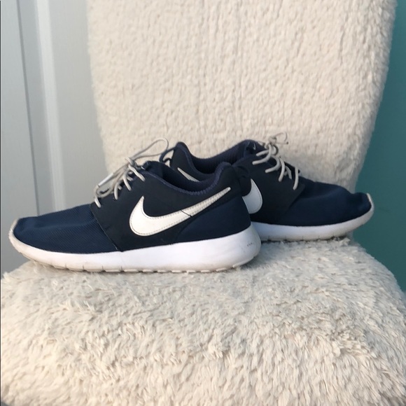 NIKE roche runs - Picture 1 of 3